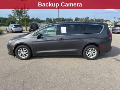 Photos of 2017 Chrysler Pacifica Touring L for sale in Cedar Rapids, IA at Cassill Motors