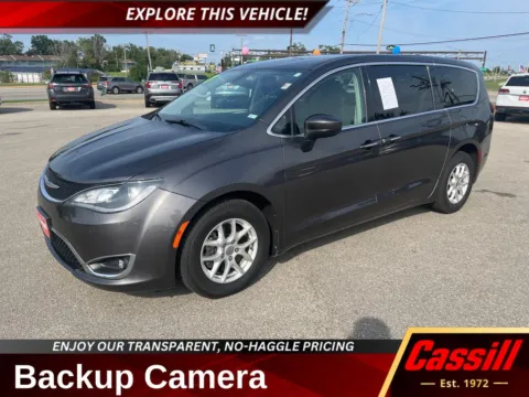 Gray 2017 Chrysler Pacifica Touring L for sale in Cedar Rapids, IA