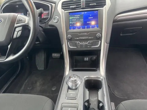 More photos of 2020 Ford Fusion SE at Cassill Motors, IA