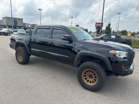More photos of 2022 Toyota Tacoma TRD Off-Road at Cassill Motors, IA