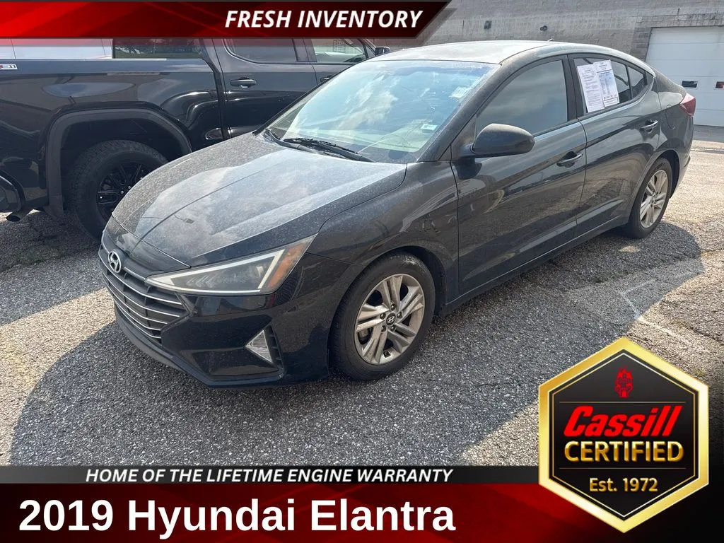 Black 2019 Hyundai Elantra SEL for sale in Cedar Rapids, IA