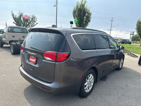 More photos of 2020 Chrysler Voyager LXI at Cassill Motors, IA