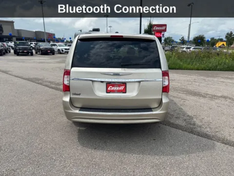 More photos of 2016 Chrysler Town & Country Touring at Cassill Motors, IA