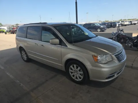 More photos of 2016 Chrysler Town & Country Touring at Cassill Motors, IA
