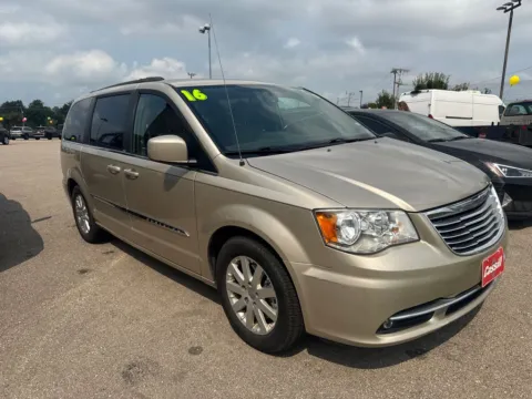 More photos of 2016 Chrysler Town & Country Touring at Cassill Motors, IA