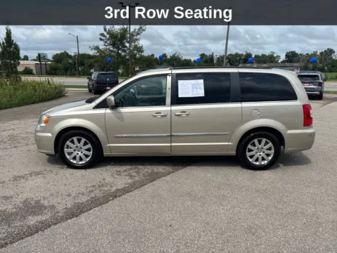 Photos of 2016 Chrysler Town & Country Touring for sale in Cedar Rapids, IA at Cassill Motors