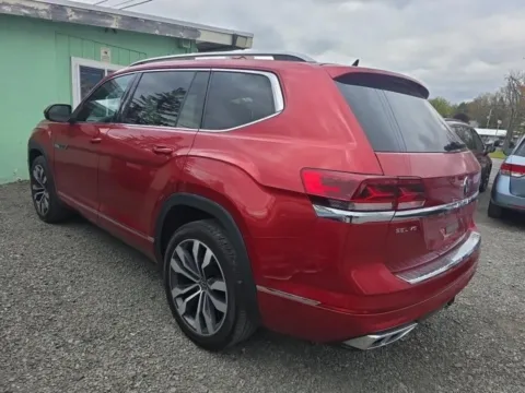 Photos of 2021 Volkswagen Atlas 3.6L V6 SEL Premium R-Line for sale in Cedar Rapids, IA at Cassill Motors