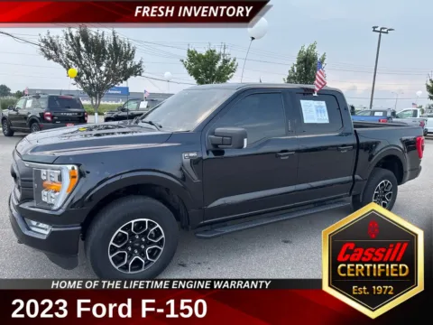 Black 2023 Ford F-150 XLT for sale in Cedar Rapids, IA
