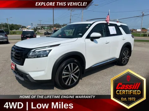 White 2025 Nissan Pathfinder Platinum for sale in Cedar Rapids, IA