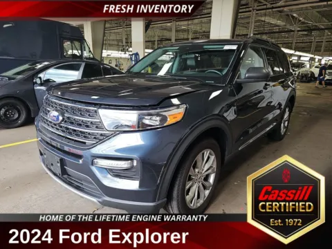 Blue 2024 Ford Explorer XLT for sale in Cedar Rapids, IA