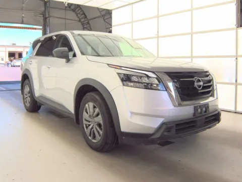 More photos of 2025 Nissan Pathfinder S at Cassill Motors, IA