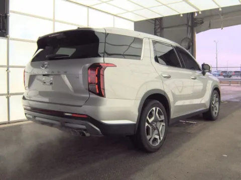 More photos of 2024 Hyundai Palisade Limited at Cassill Motors, IA