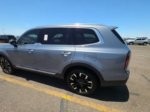 Photos of 2024 Kia Telluride SX for sale in Cedar Rapids, IA at Cassill Motors