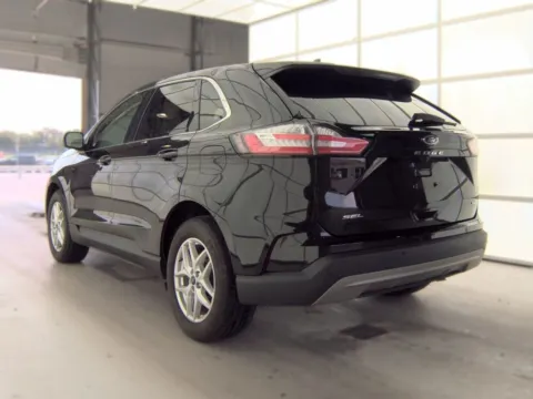 Photos of 2023 Ford Edge SEL for sale in Cedar Rapids, IA at Cassill Motors