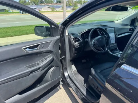 Photos of 2023 Ford Edge SEL for sale in Cedar Rapids, IA at Cassill Motors