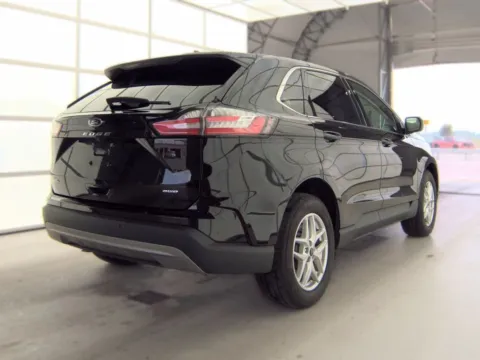 More photos of 2023 Ford Edge SEL at Cassill Motors, IA