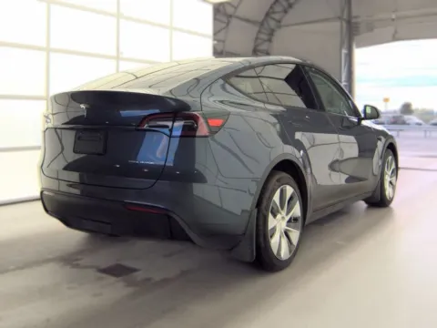 More photos of 2023 Tesla Model Y Long Range at Cassill Motors, IA