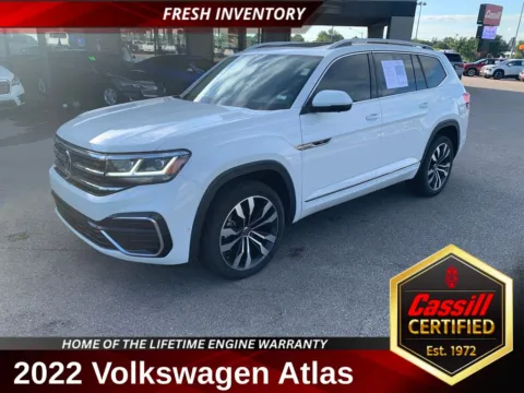 White 2022 Volkswagen Atlas 3.6L V6 SEL Premium R-Line for sale in Cedar Rapids, IA