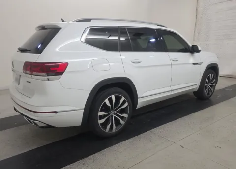 More photos of 2022 Volkswagen Atlas 3.6L V6 SEL Premium R-Line at Cassill Motors, IA