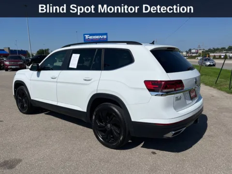 Another view of 2022 Volkswagen Atlas 3.6L V6 SE w/Technology for sale in Cedar Rapids, IA at Cassill Motors