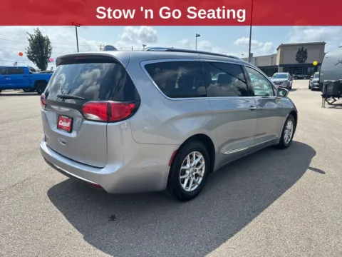 More photos of 2020 Chrysler Pacifica Touring L at Cassill Motors, IA