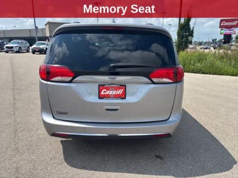 More photos of 2020 Chrysler Pacifica Touring L at Cassill Motors, IA