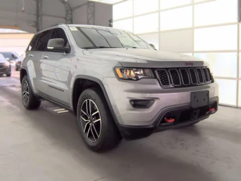 More photos of 2021 Jeep Grand Cherokee Trailhawk at Cassill Motors, IA
