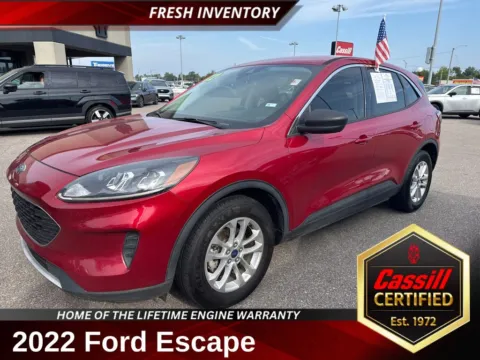 Red 2022 Ford Escape SE for sale in Cedar Rapids, IA