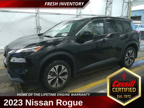 Black 2023 Nissan Rogue SV for sale in Cedar Rapids, IA