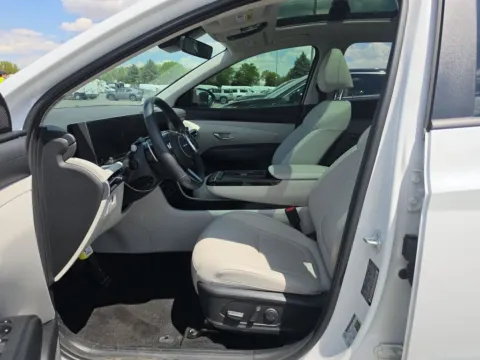 More photos of 2025 Hyundai Tucson Hybrid SEL Convenience at Cassill Motors, IA