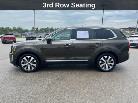 Photos of 2022 Kia Telluride S for sale in Cedar Rapids, IA at Cassill Motors
