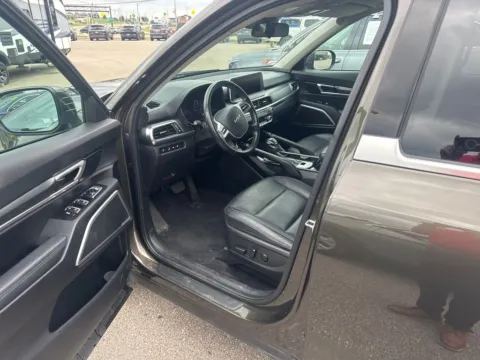 Photos of 2022 Kia Telluride S for sale in Cedar Rapids, IA at Cassill Motors
