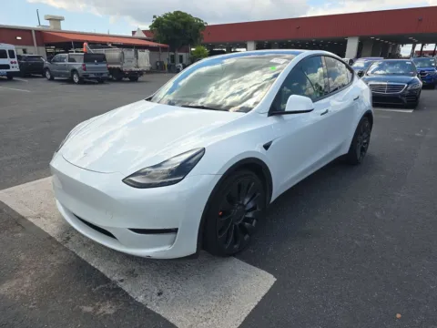 White 2022 Tesla Model Y Performance for sale in Cedar Rapids, IA