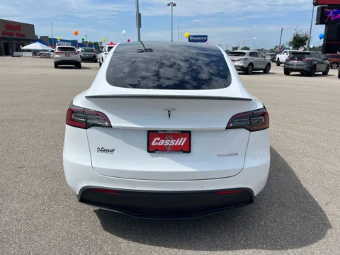 More photos of 2022 Tesla Model Y Performance at Cassill Motors, IA