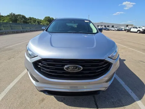 Photos of 2024 Ford Edge SE for sale in Cedar Rapids, IA at Cassill Motors
