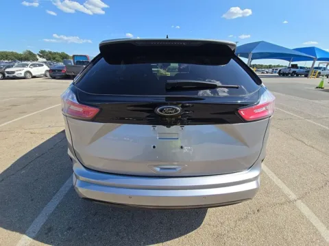 More photos of 2024 Ford Edge SE at Cassill Motors, IA