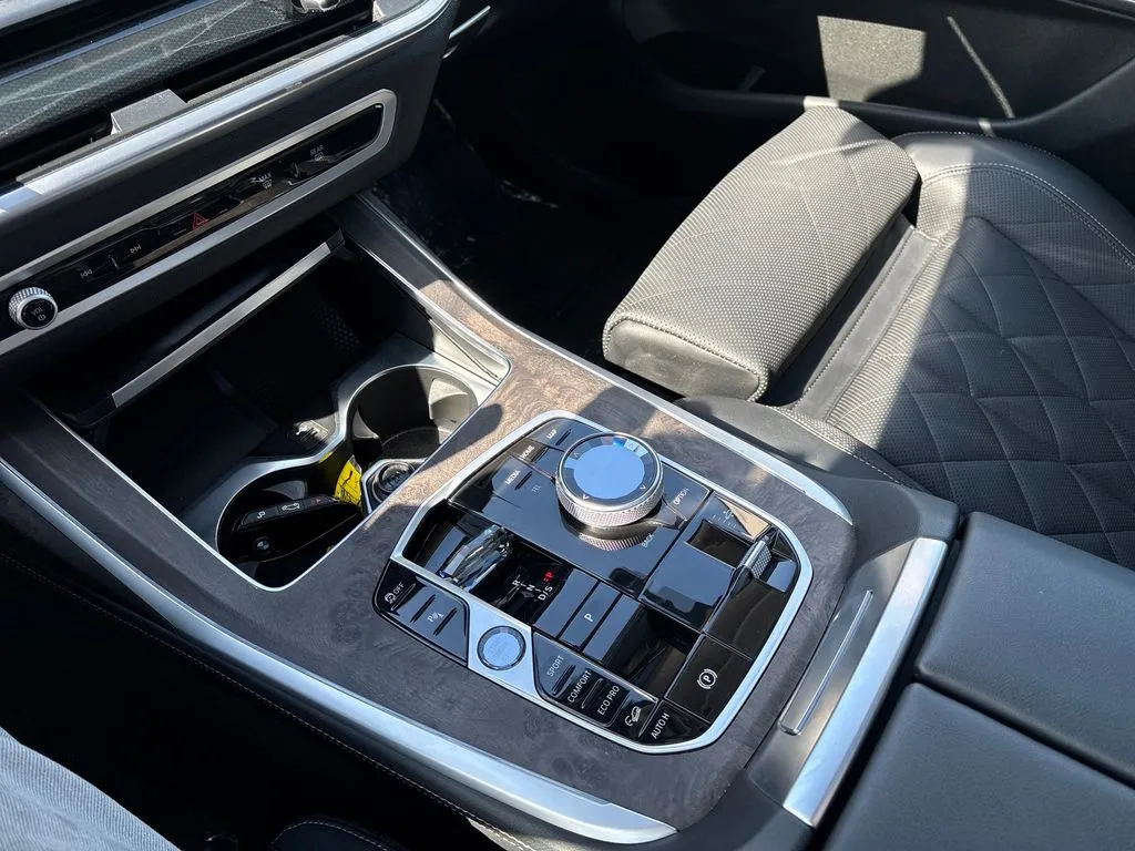 BMW X7 photo 23