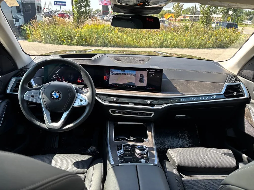 BMW X7 photo 16