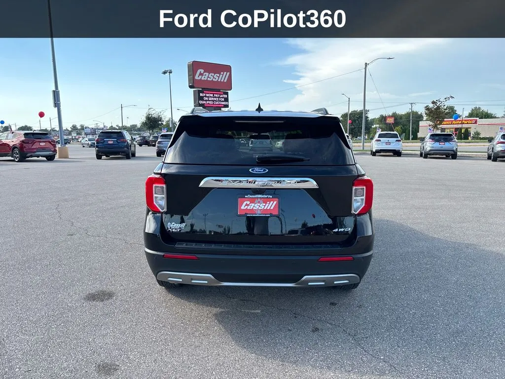 Ford Explorer photo 5
