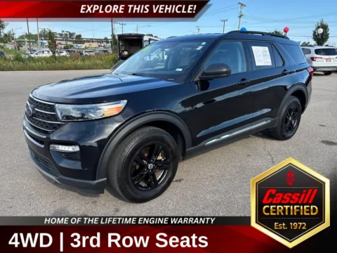 Black 2024 Ford Explorer XLT for sale in Cedar Rapids, IA