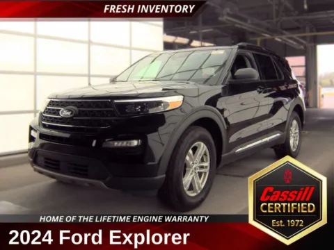 Black 2024 Ford Explorer XLT for sale in Cedar Rapids, IA