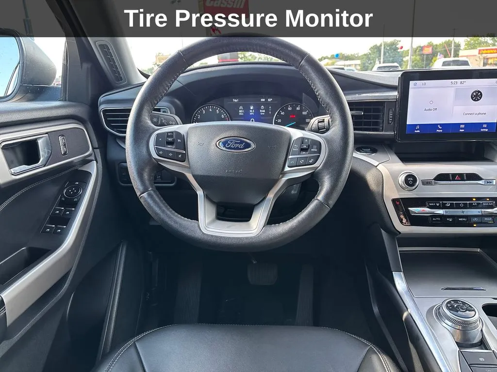 Ford Explorer photo 18