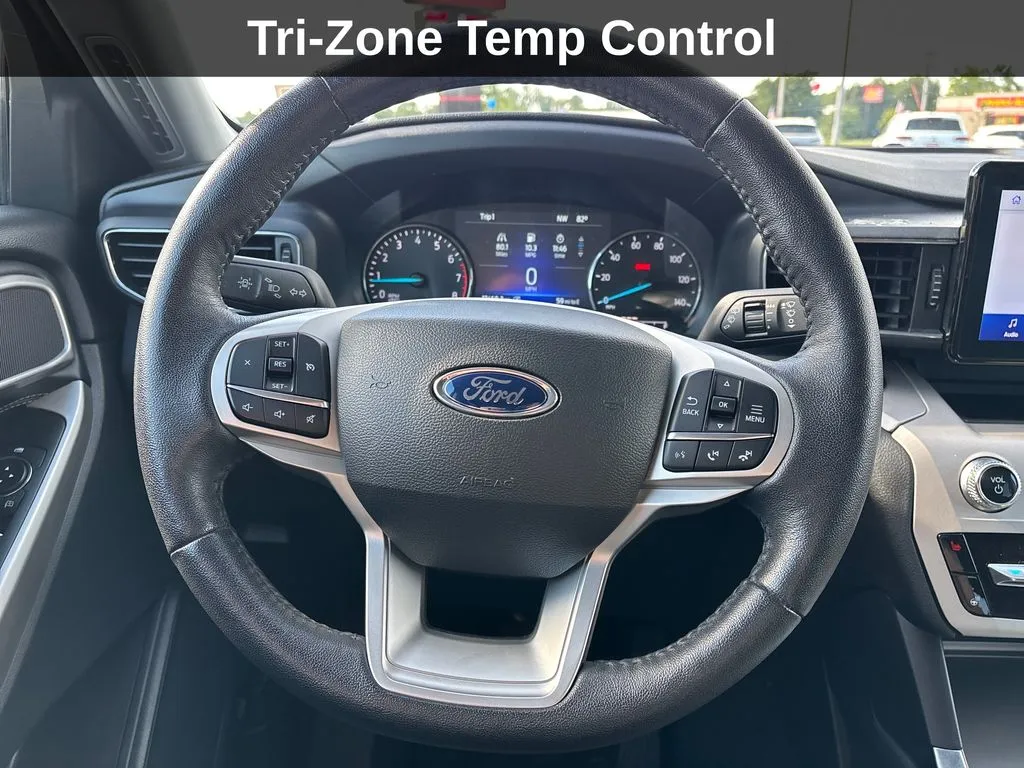 Ford Explorer photo 19