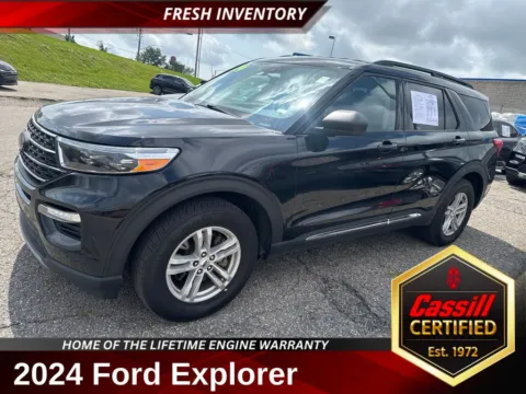 Black 2024 Ford Explorer XLT for sale in Cedar Rapids, IA