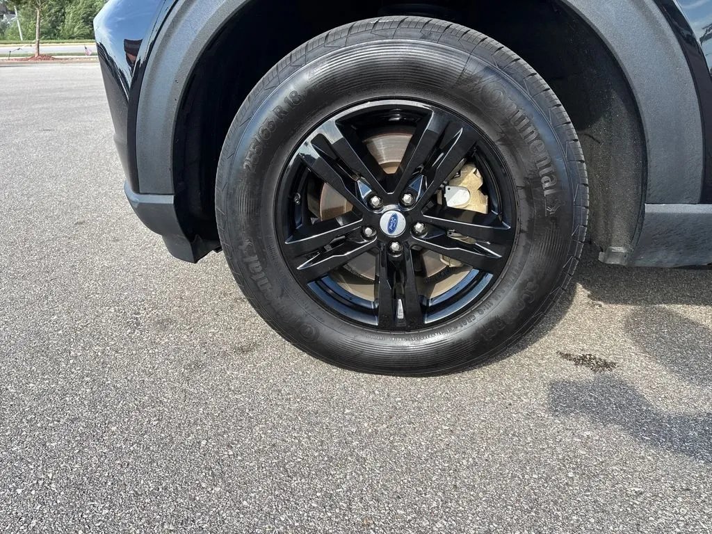 Ford Explorer photo 29