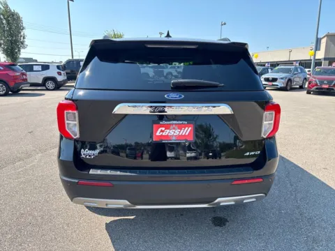 More photos of 2024 Ford Explorer XLT at Cassill Motors, IA