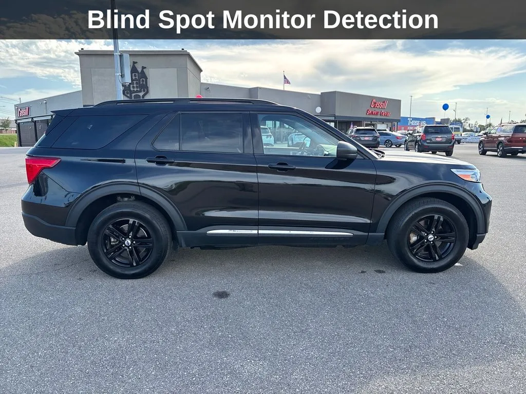 Ford Explorer photo 8