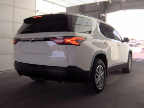 More photos of 2022 Chevrolet Traverse LT at Cassill Motors, IA