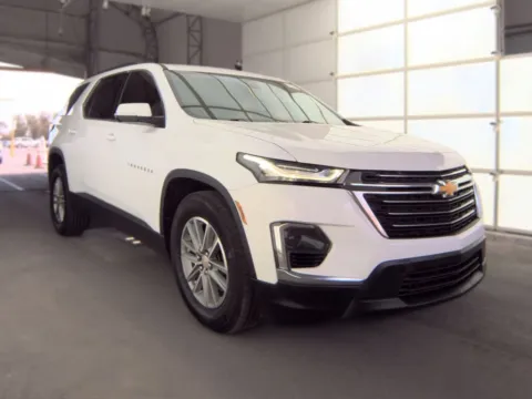 Another view of 2022 Chevrolet Traverse LT for sale in Cedar Rapids, IA at Cassill Motors