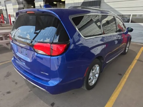 More photos of 2019 Chrysler Pacifica Limited at Cassill Motors, IA